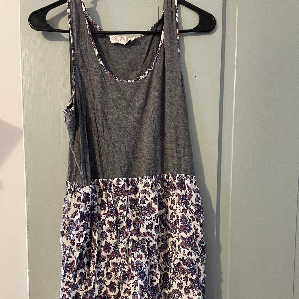 Pink Rose Sleeveless Solid Color and Floral Simple Dress